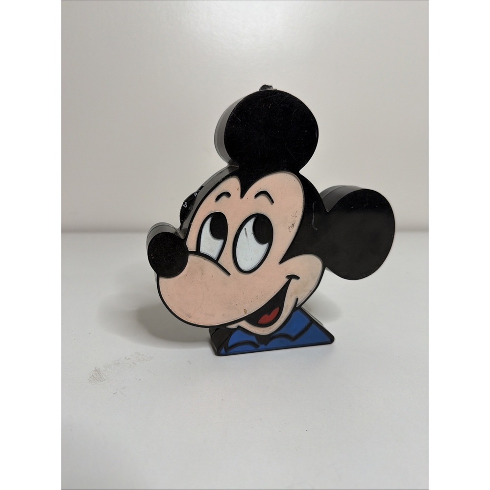 Vintage Walt Disney World Mickey Mouse AM Radio 1973 9V Battery Portable Plastic